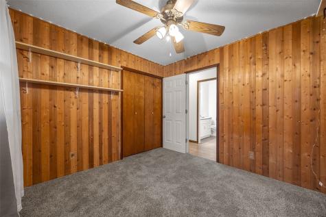402 N Ford Street Anamosa IA 52205