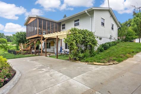 402 N Ford Street Anamosa IA 52205