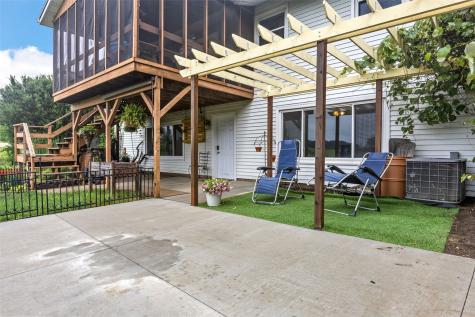 402 N Ford Street Anamosa IA 52205