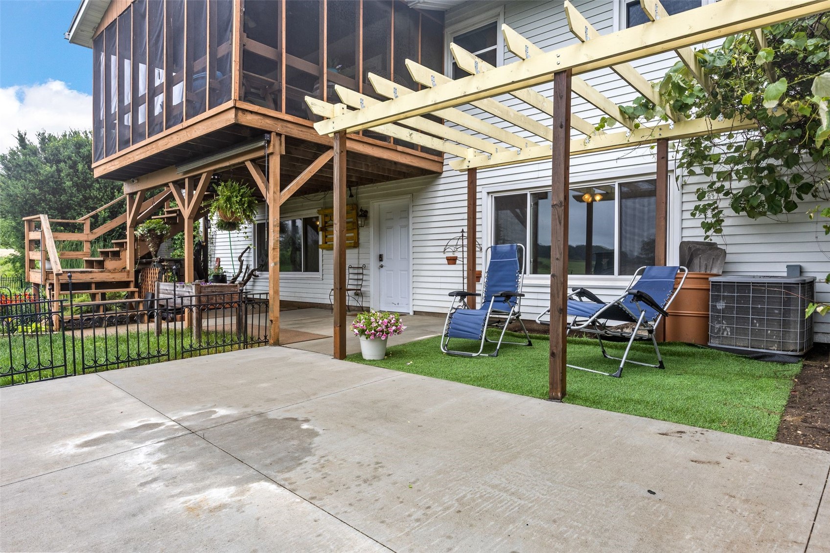 402 N Ford Street Anamosa IA 52205