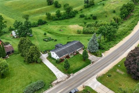 402 N Ford Street Anamosa IA 52205