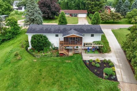 402 N Ford Street Anamosa IA 52205