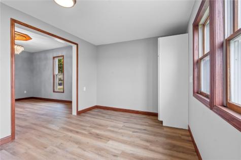 908 4th Avenue Vinton IA 52349