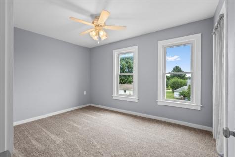 908 4th Avenue Vinton IA 52349