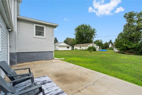 908 4th Avenue Vinton IA 52349