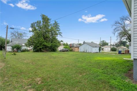 908 4th Avenue Vinton IA 52349