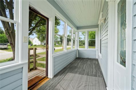 908 4th Avenue Vinton IA 52349