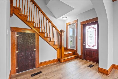 908 4th Avenue Vinton IA 52349
