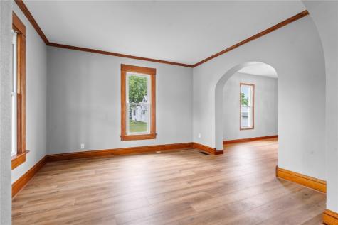 908 4th Avenue Vinton IA 52349