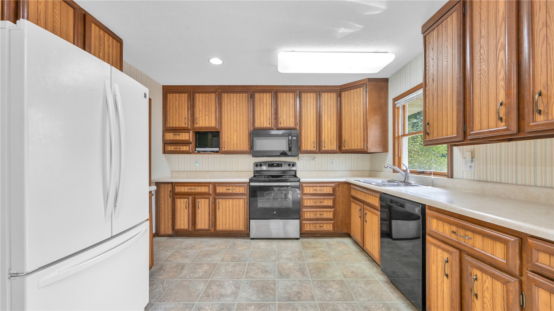241 Norman Drive NE Cedar Rapids IA 52402