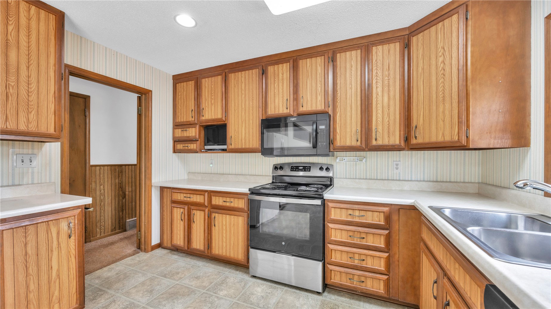 241 Norman Drive NE Cedar Rapids IA 52402