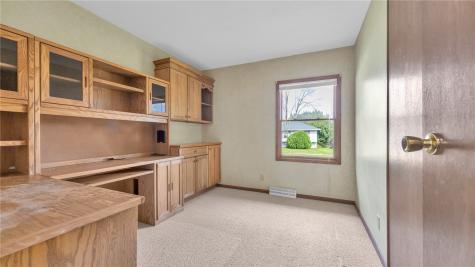241 Norman Drive NE Cedar Rapids IA 52402