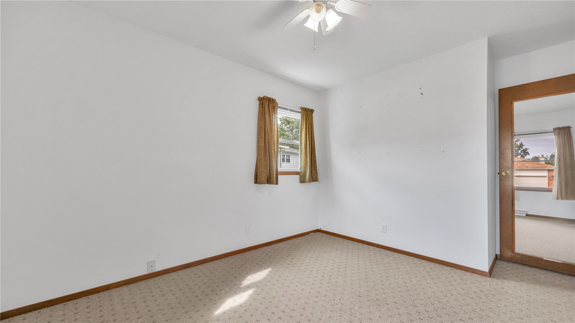 241 Norman Drive NE Cedar Rapids IA 52402