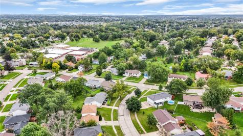 241 Norman Drive NE Cedar Rapids IA 52402