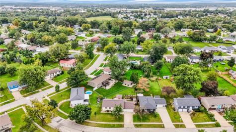 241 Norman Drive NE Cedar Rapids IA 52402