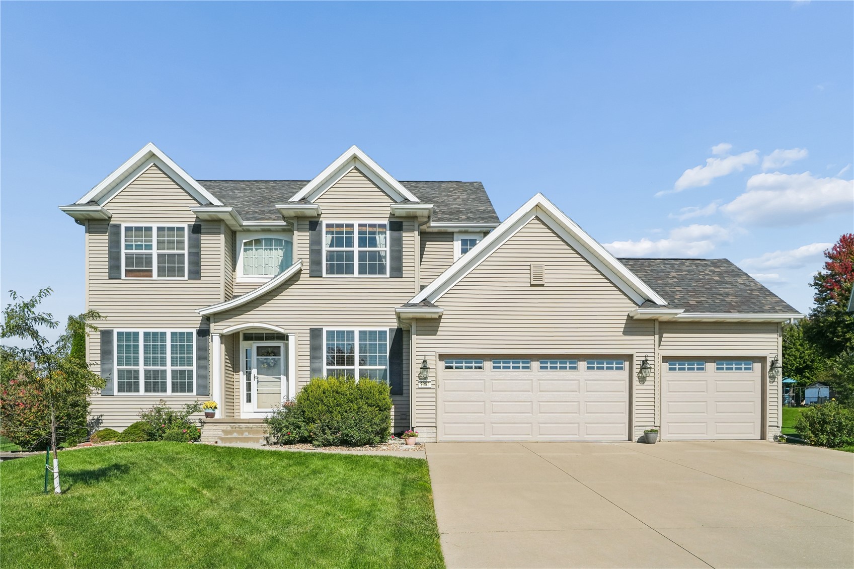 2395 Newcastle Marion IA 52302