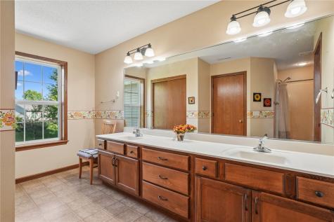 2395 Newcastle Road Marion IA 52302