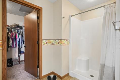 2395 Newcastle Road Marion IA 52302