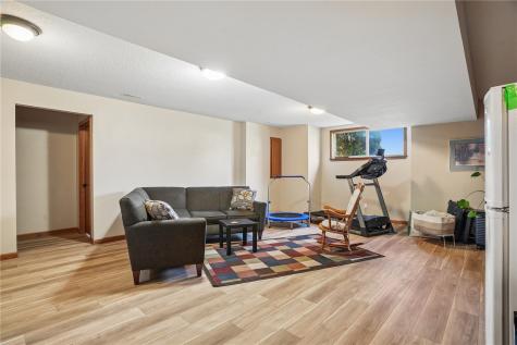 2395 Newcastle Road Marion IA 52302