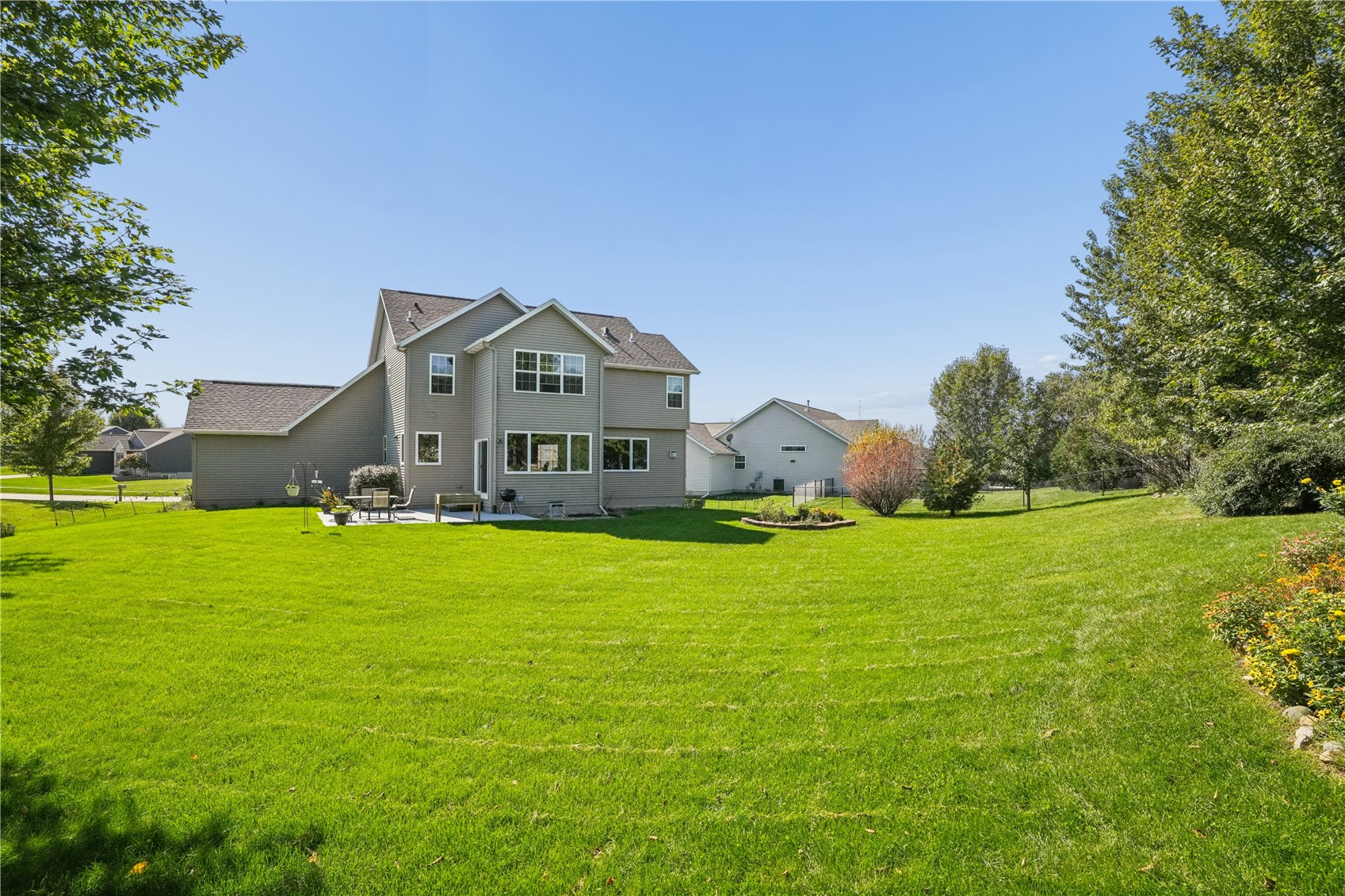 2395 Newcastle Marion IA 52302
