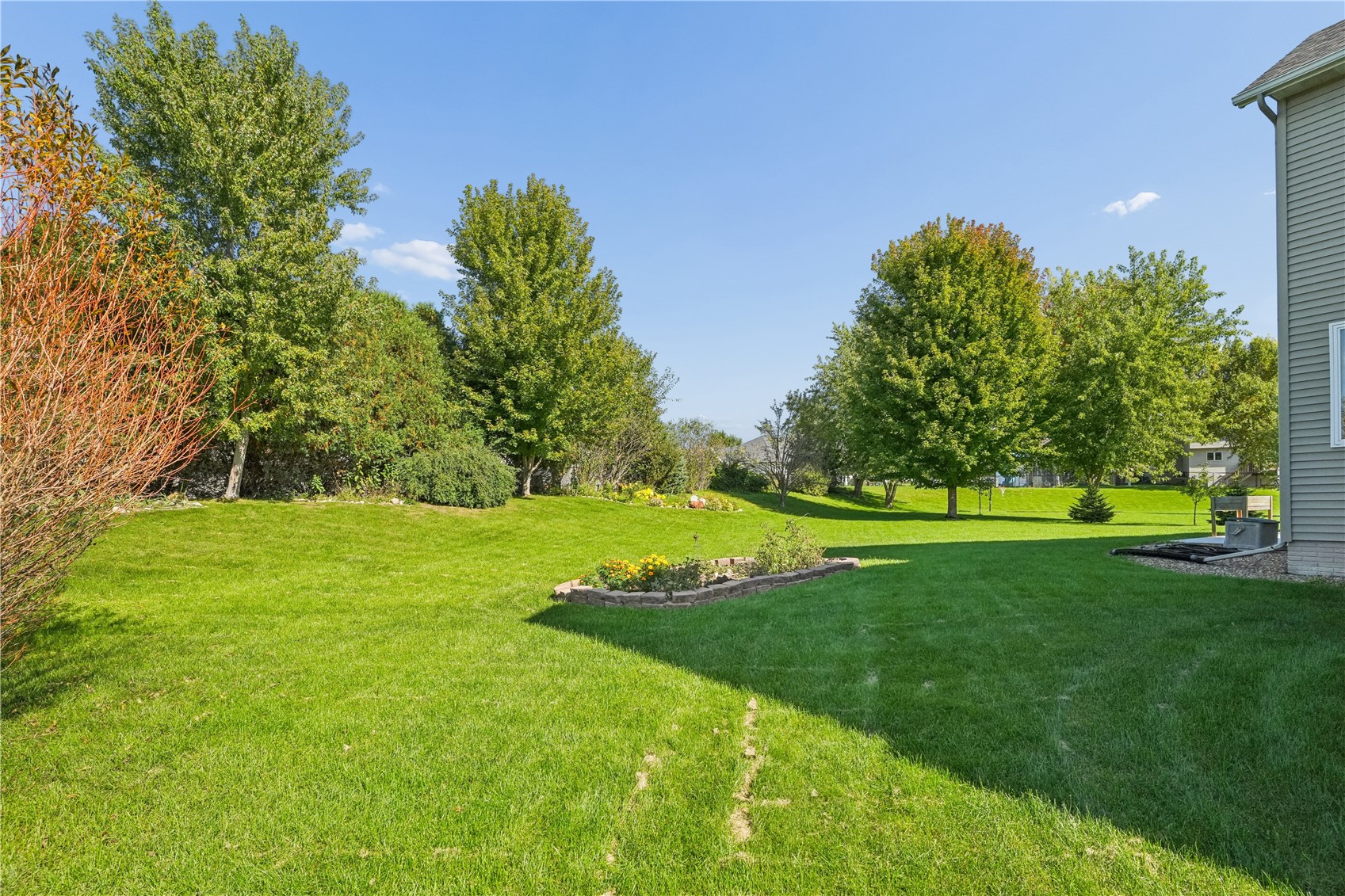 2395 Newcastle Marion IA 52302
