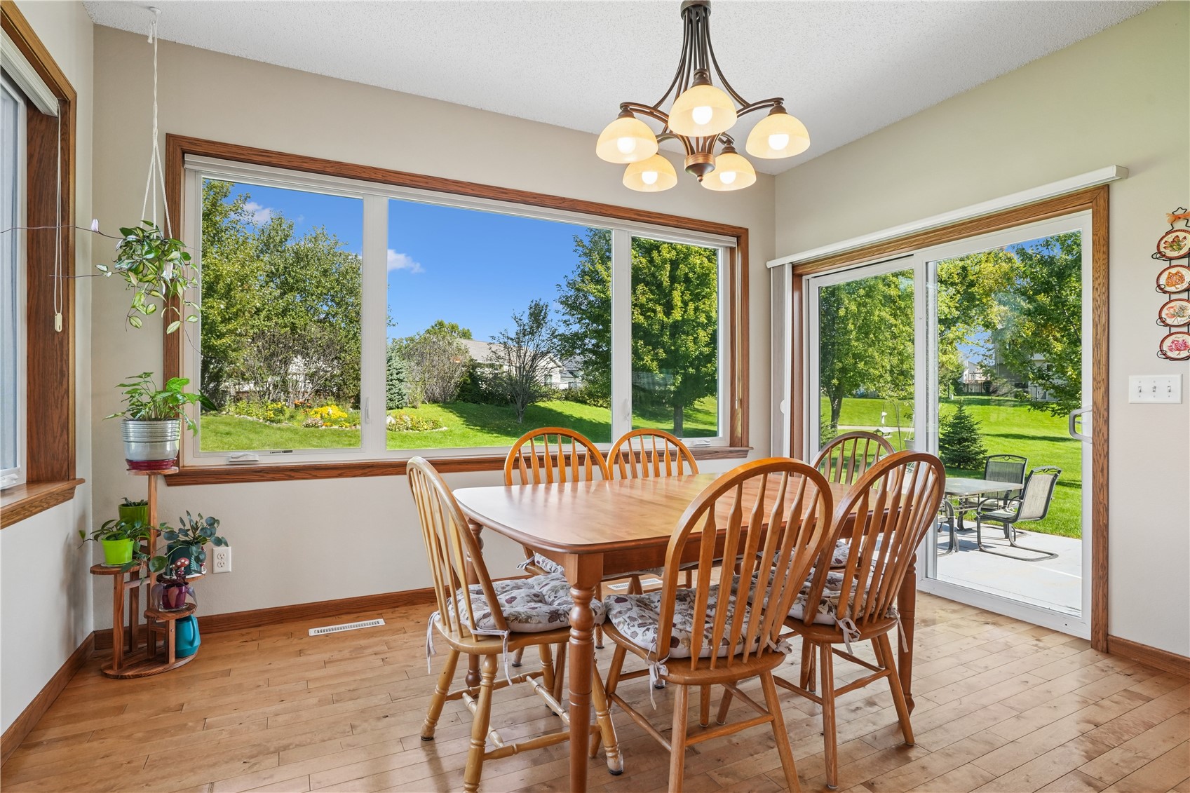 2395 Newcastle Marion IA 52302