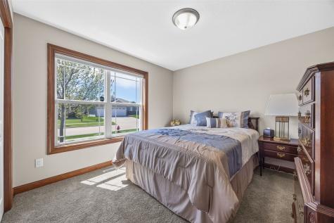 260 Battle Creek Drive Marion IA 52302