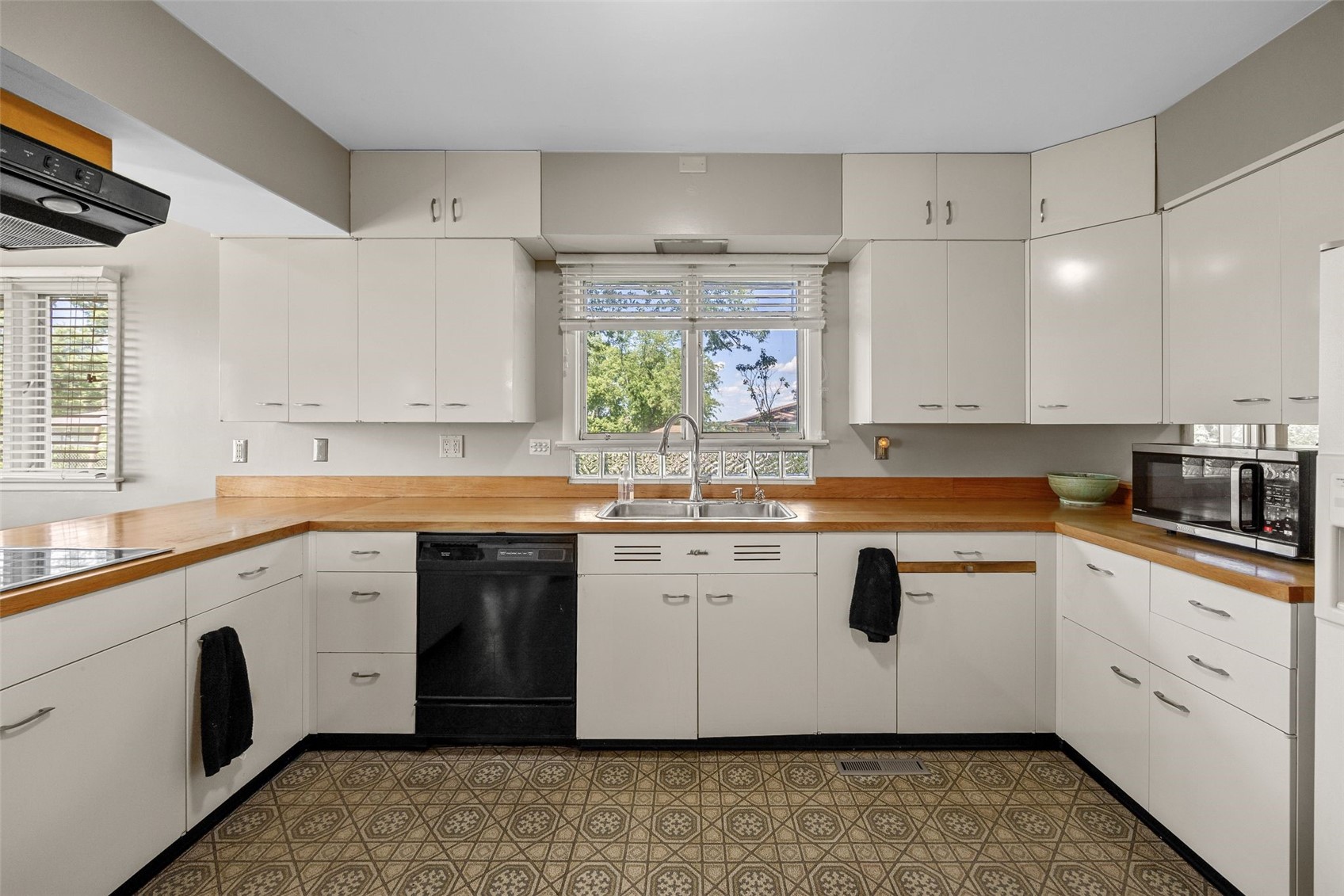 2600 Maple Drive NW Cedar Rapids IA 52405