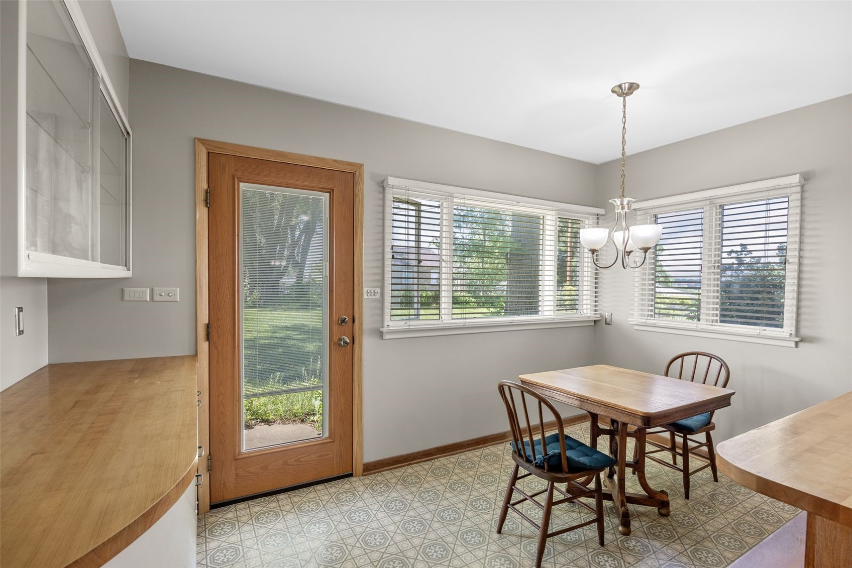 2600 Maple Drive NW Cedar Rapids IA 52405
