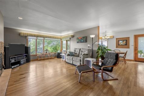 2600 Maple Drive NW Cedar Rapids IA 52405
