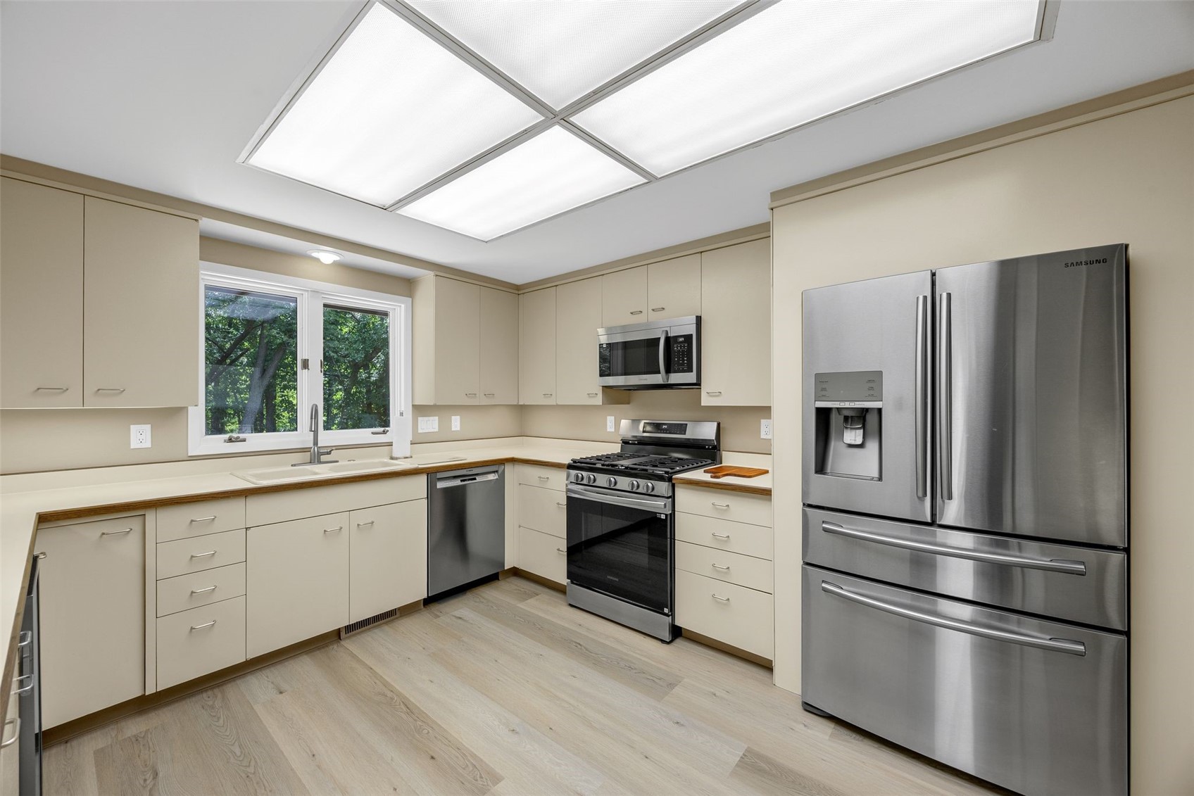 301 N 7th Avenue Iowa City IA 52245
