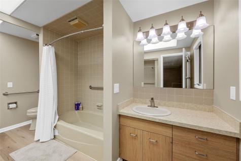 301 N 7th Avenue Iowa City IA 52245