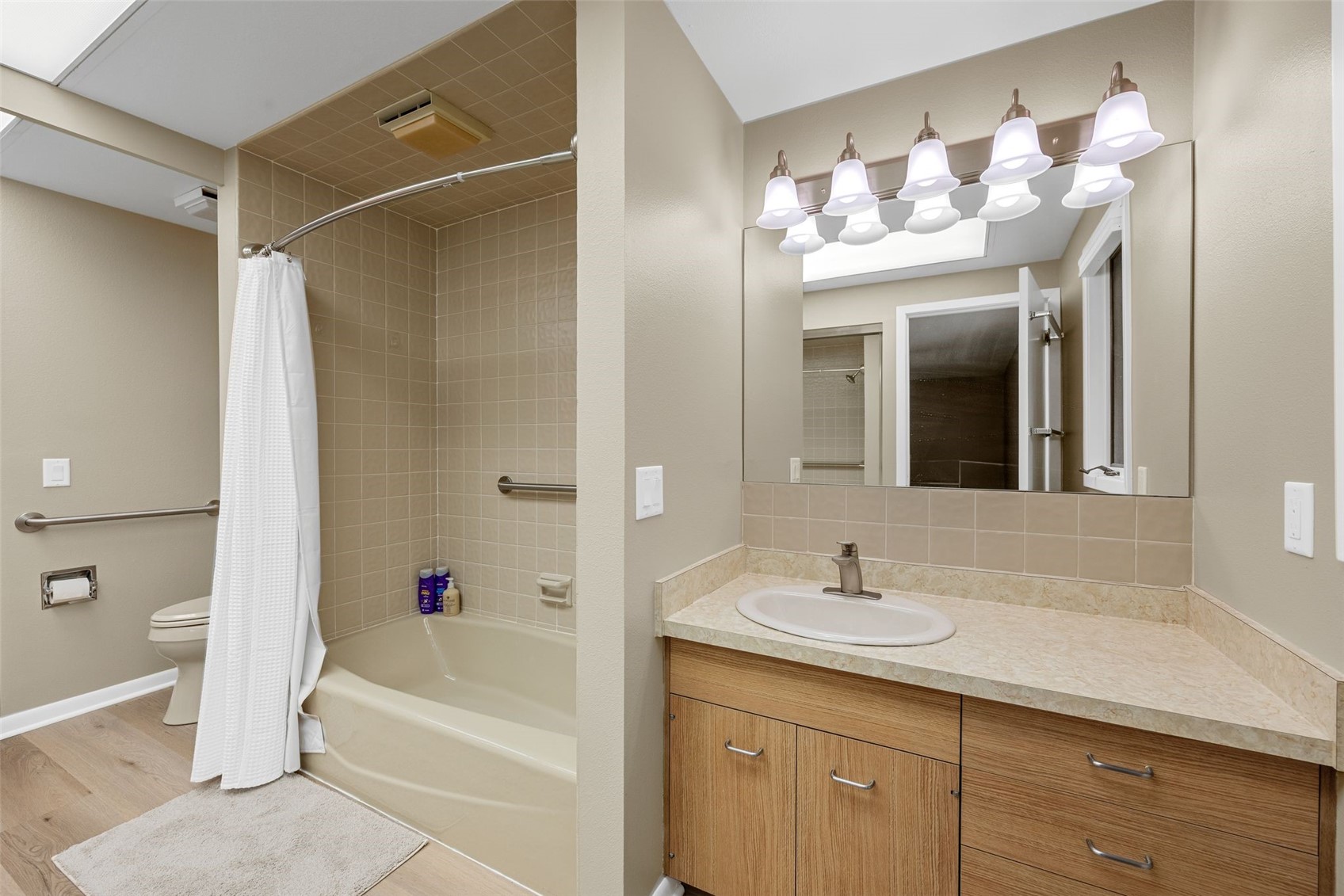 301 N 7th Avenue Iowa City IA 52245
