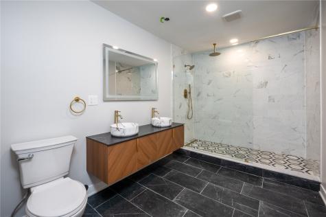 4975 Kesler Road NW Cedar Rapids IA 52405