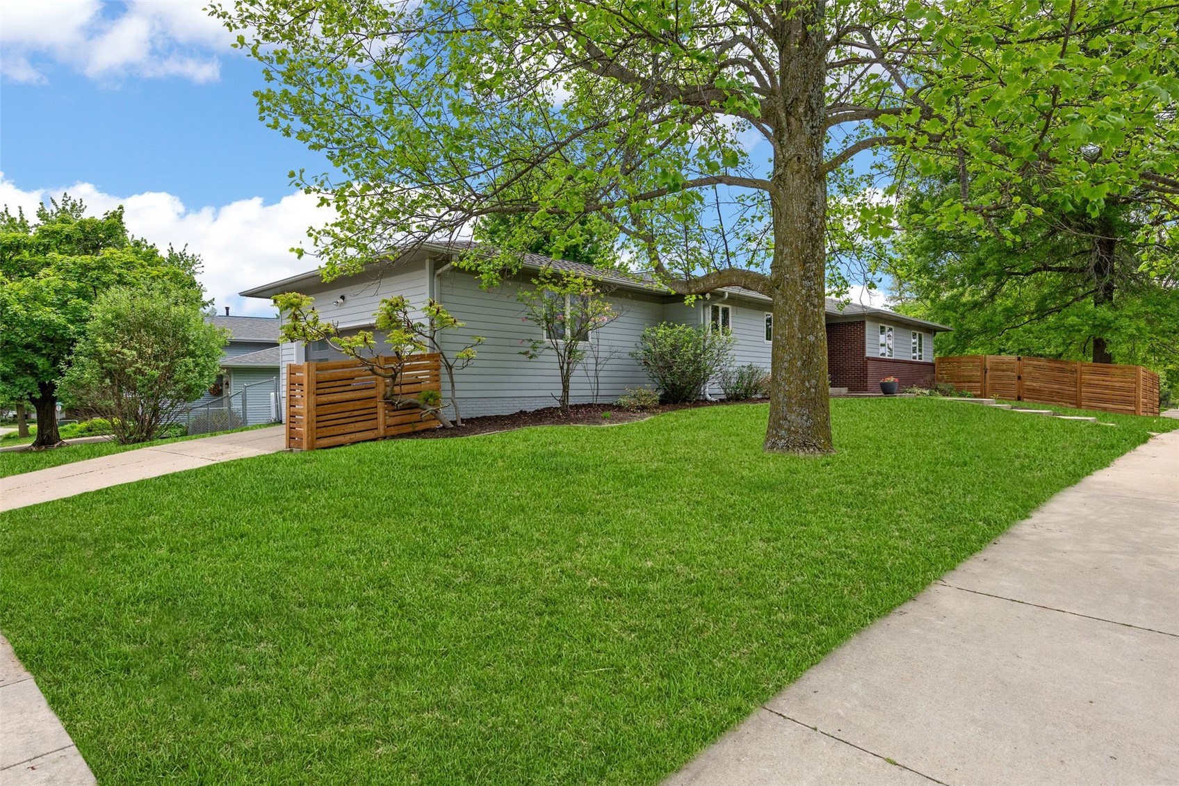 541 Amhurst Iowa City IA 52245