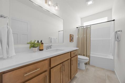 222 Mccarran Avenue NE Cedar Rapids IA 52402