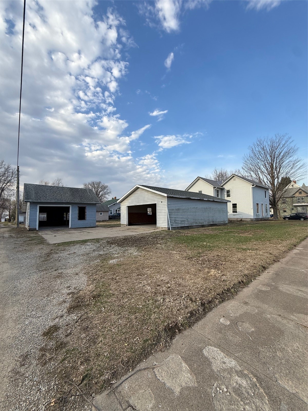 302 9th Street E Vinton IA 52349