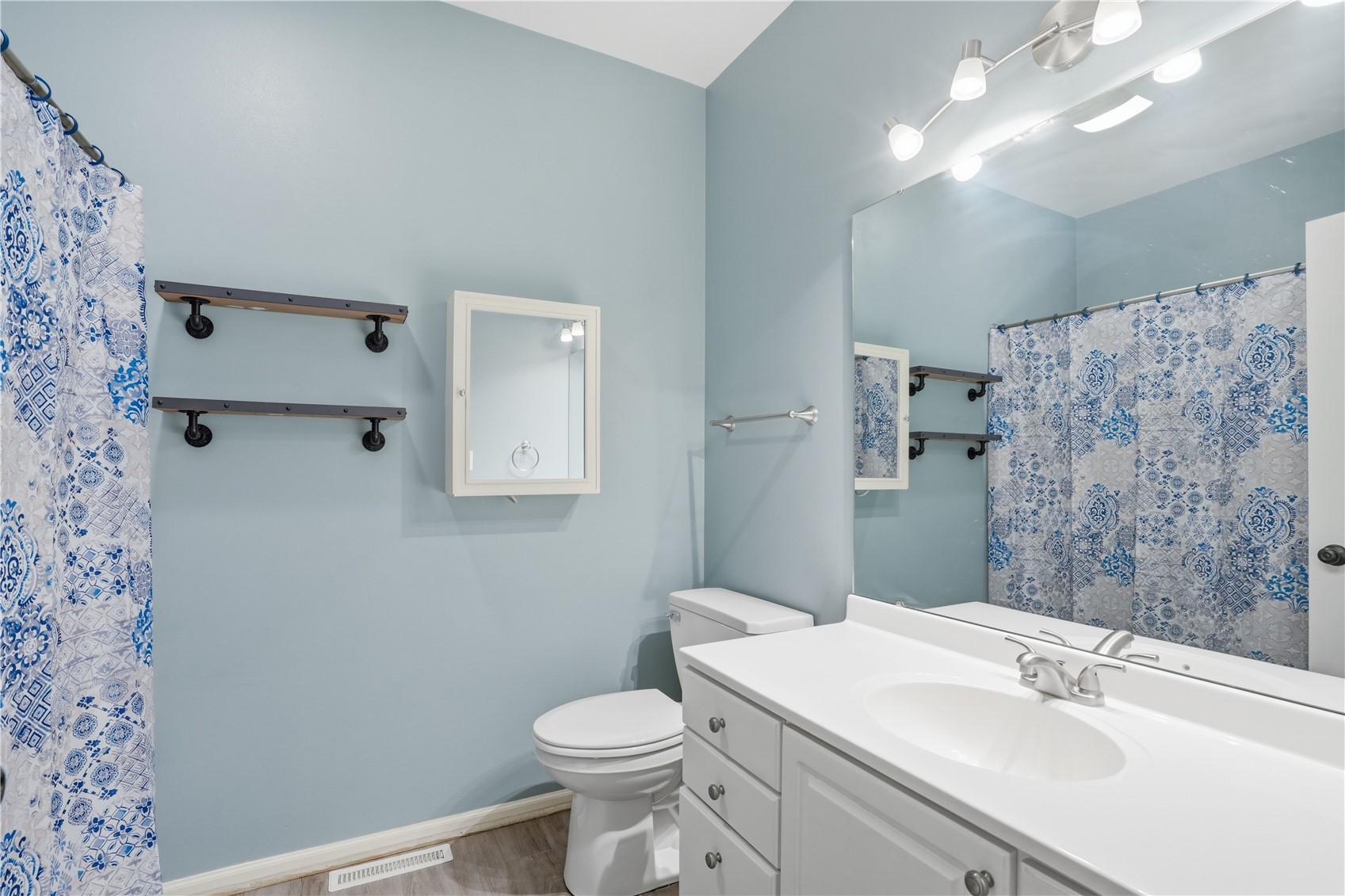 1432 Hickory Hollow NE Solon IA 52333