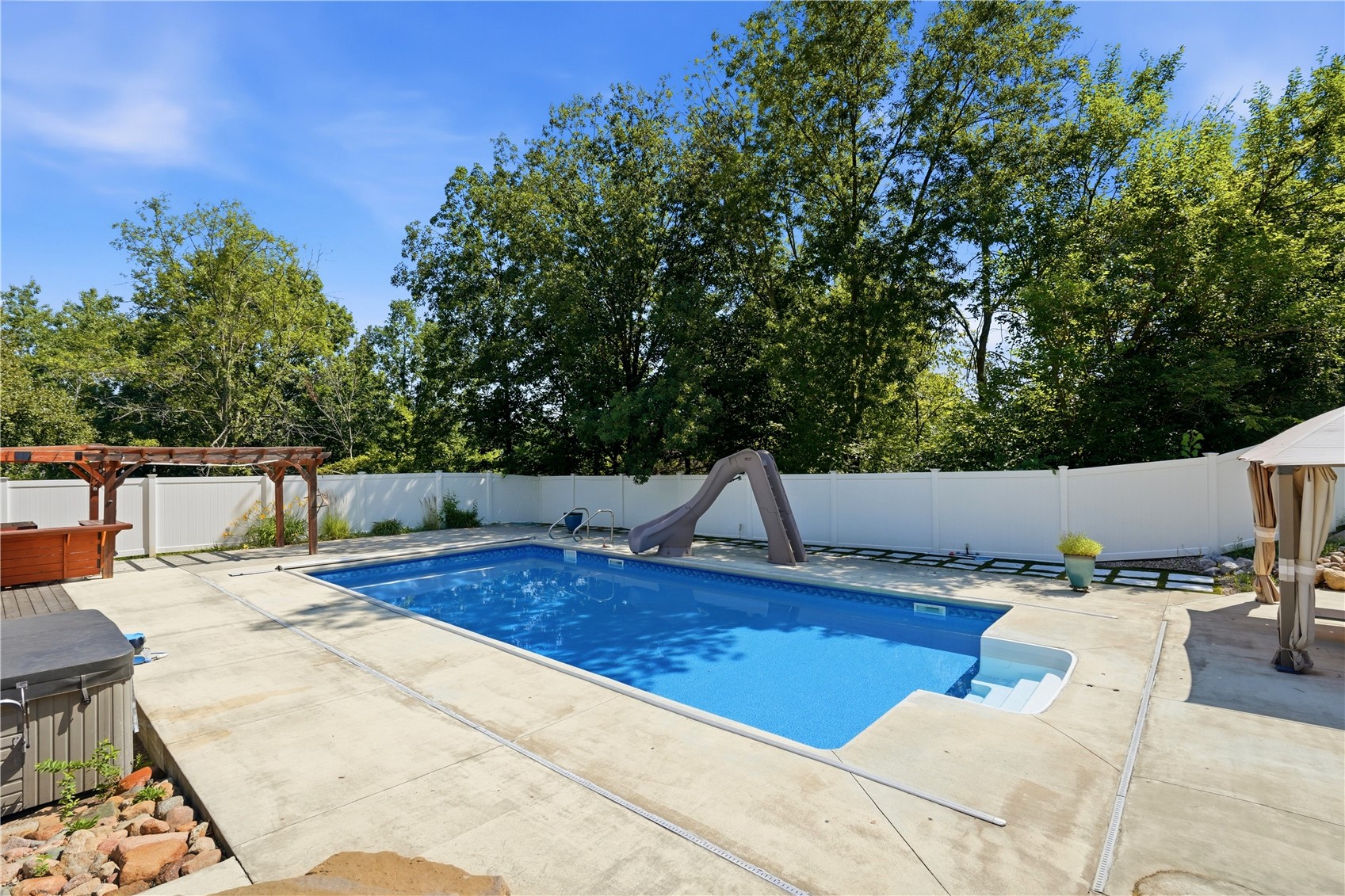 1432 Hickory Hollow NE Solon IA 52333