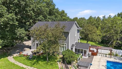 1432 Hickory Hollow NE Solon IA 52333