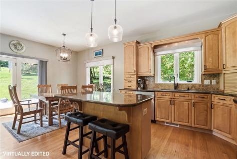 1432 Hickory Hollow NE Solon IA 52333