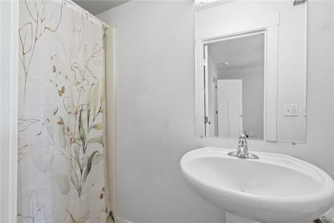 1106 J Avenue NW Cedar Rapids IA 52405