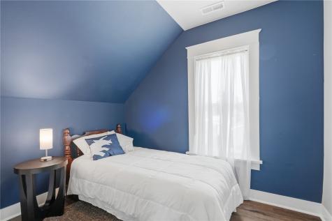 1106 J Avenue NW Cedar Rapids IA 52405