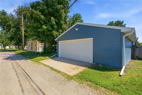 1106 J Avenue NW Cedar Rapids IA 52405