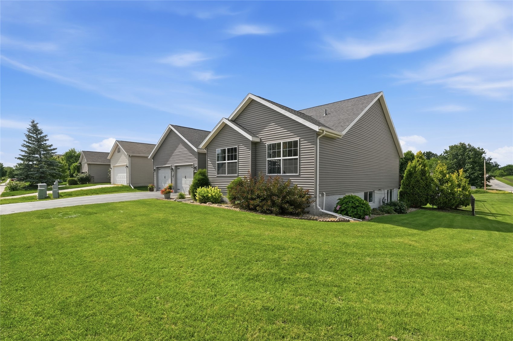 2702 29th Avenue SW Cedar Rapids IA 52404