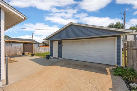 825 Valleyview Drive Marion IA 52302