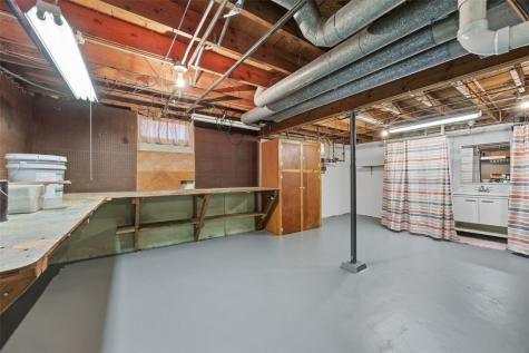 342 24th Street NW Cedar Rapids IA 52405