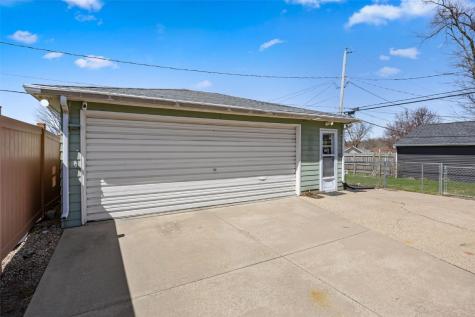 342 24th Street NW Cedar Rapids IA 52405
