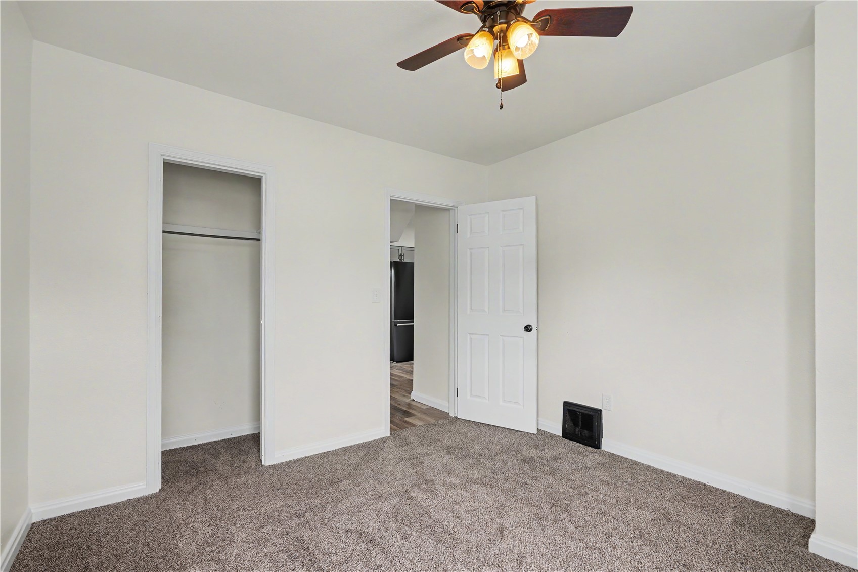 1216 22nd Avenue SW Cedar Rapids IA 52404