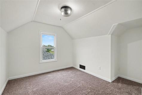 1216 22nd Avenue SW Cedar Rapids IA 52404